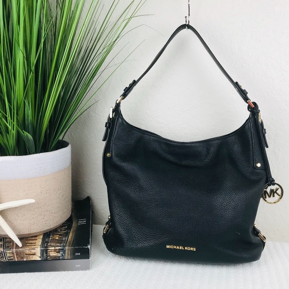 MICHAEL Michael Kors Handbags - MICHAEL KORS BLACK LEATHER SHOULDER BAG